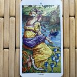 Карта Таро "Шестёрка Кубков" (Чаш): Значение и Расшифровка