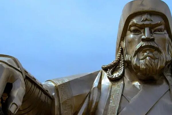 Чингисхан: Великий полководец, завоеватель и основатель Монгольской империи Чингисхан: Великий полководец, завоеватель и основатель Монгольской империи