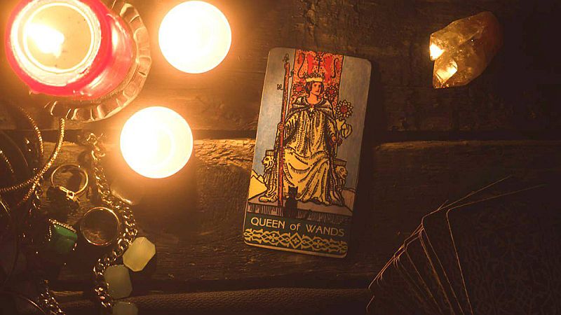 Королева жезлов карта дня
