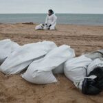 Что будет, если купаться в Чёрном море с мазутом?