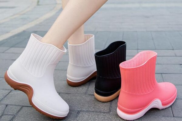 Сапоги резиновые женские и универсальный выбор обуви