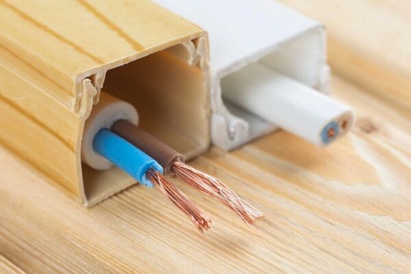 спрятать кабель в квартире с помощью короба