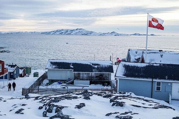 Зростання напруги навколо Гренландії