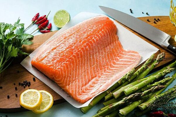 У чому різниця між сьомгою та фореллю