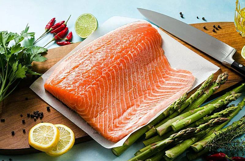 У чому різниця між сьомгою та фореллю